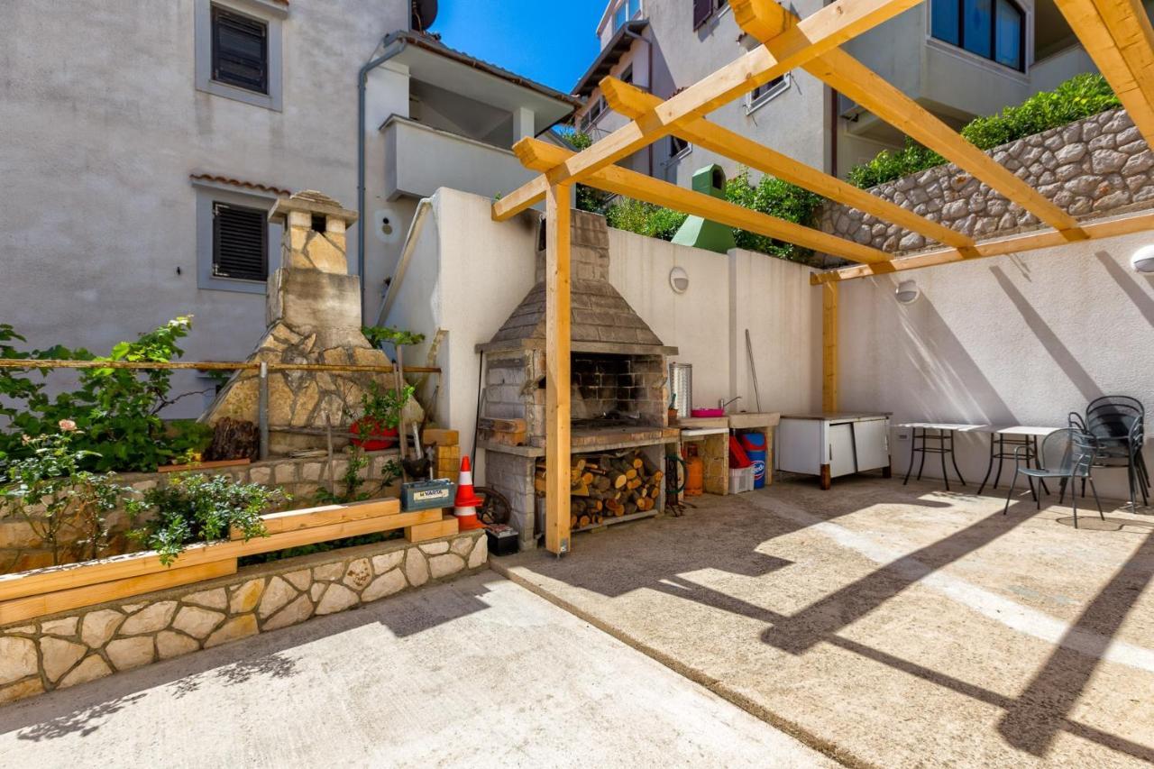 Apartments With A Parking Space Mali Losinj Mali Lošinj Exterior foto