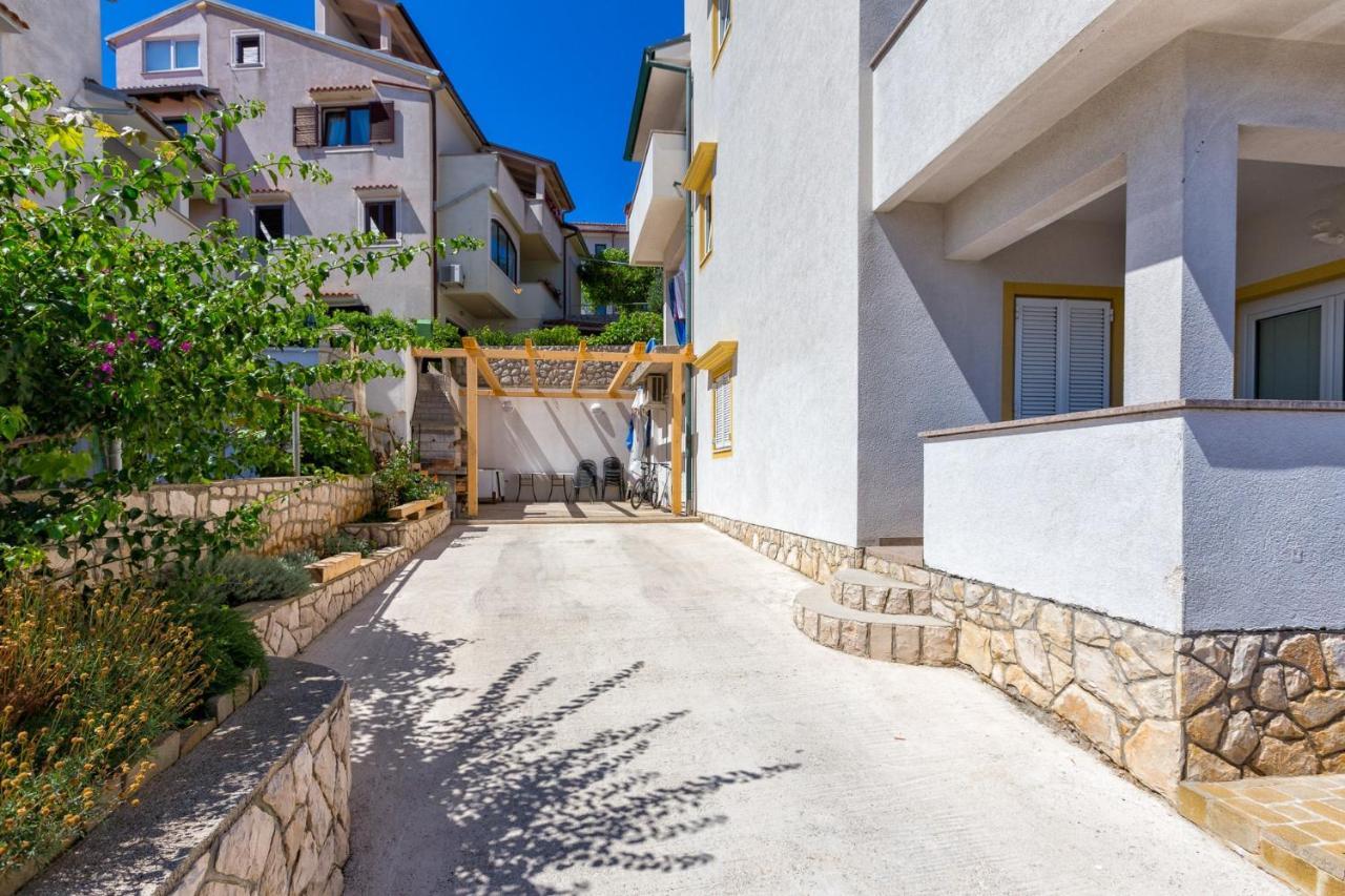 Apartments With A Parking Space Mali Losinj Mali Lošinj Exterior foto
