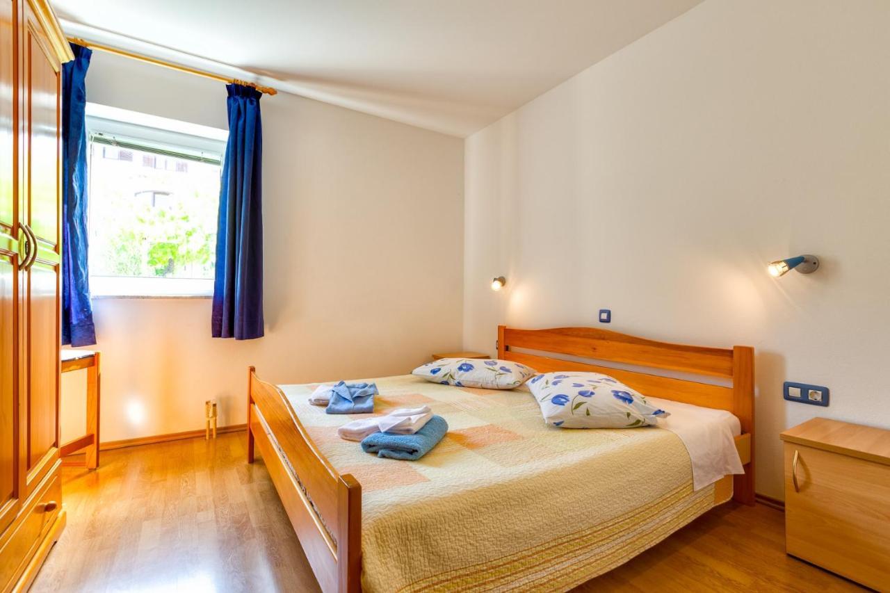 Apartments With A Parking Space Mali Losinj Mali Lošinj Exterior foto