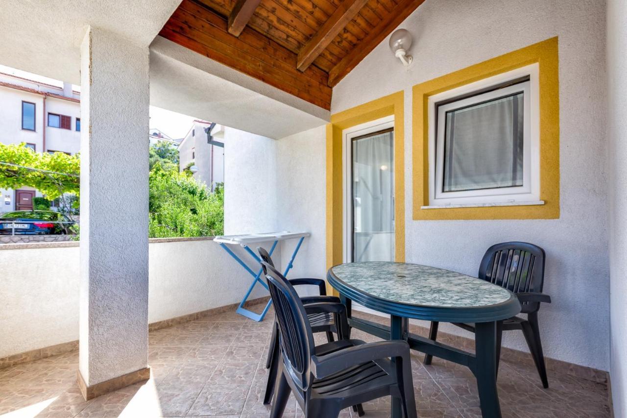 Apartments With A Parking Space Mali Losinj Mali Lošinj Exterior foto